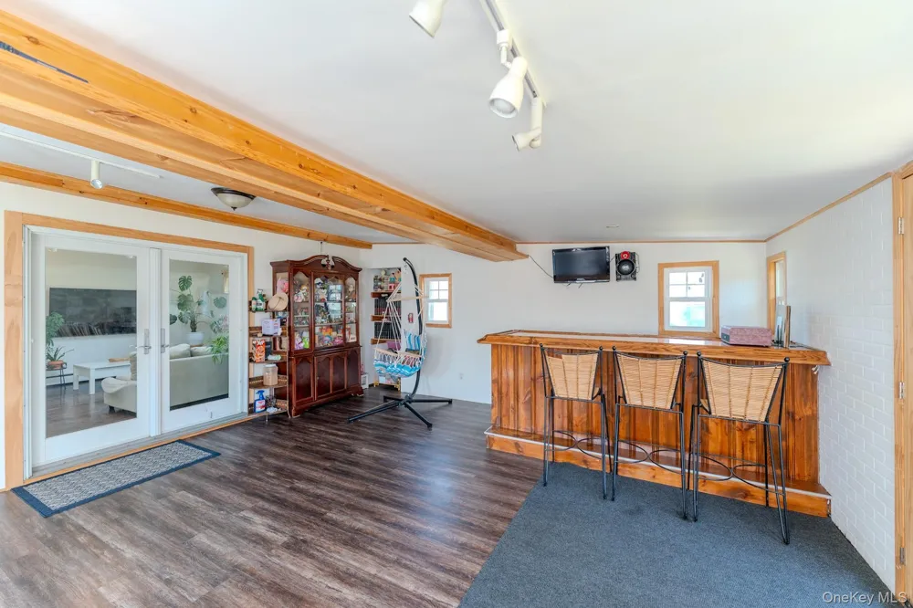 33 Manor Drive Shirley, NY 11967