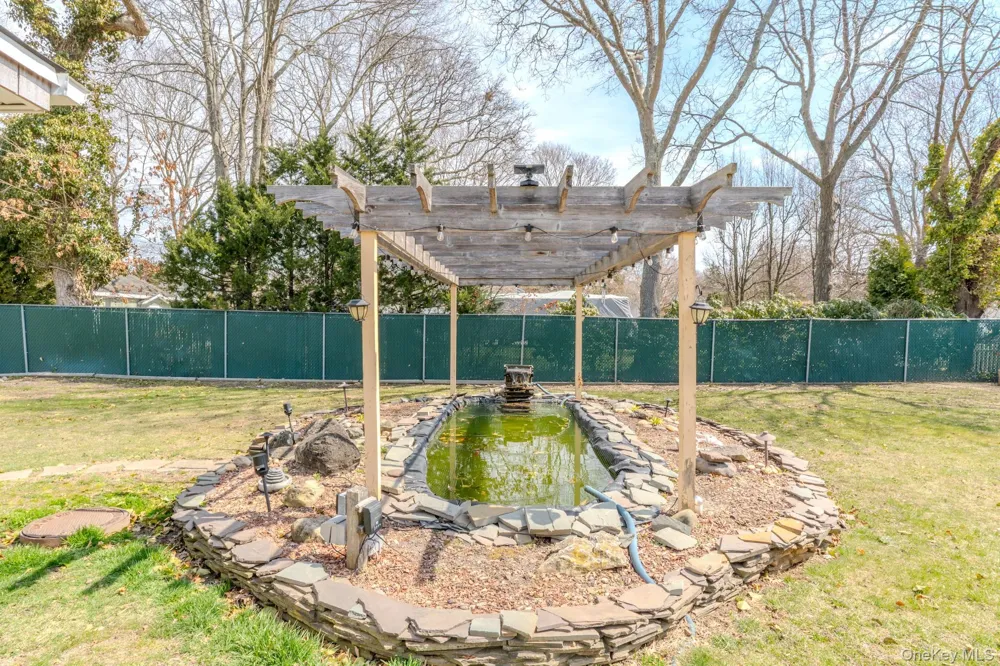 33 Manor Drive Shirley, NY 11967