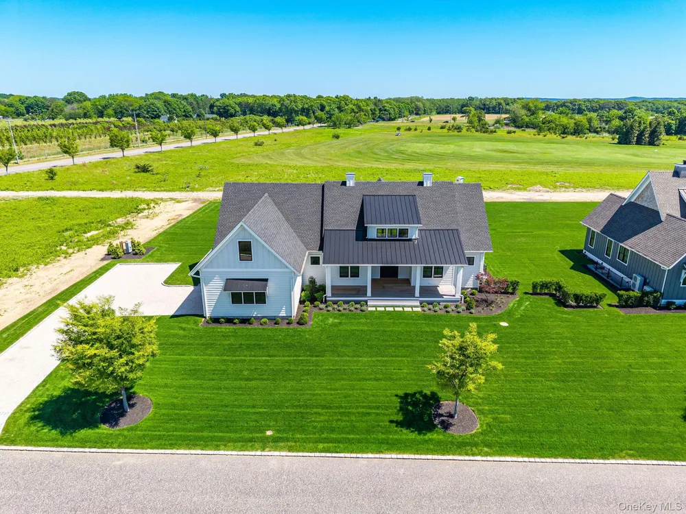 25 Club Drive Baiting Hollow, NY 11933