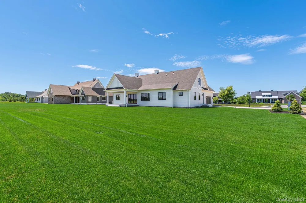 25 Club Drive Baiting Hollow, NY 11933