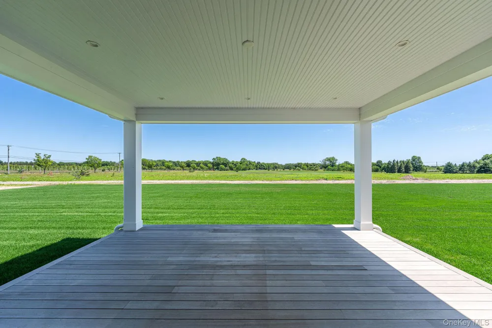 25 Club Drive Baiting Hollow, NY 11933