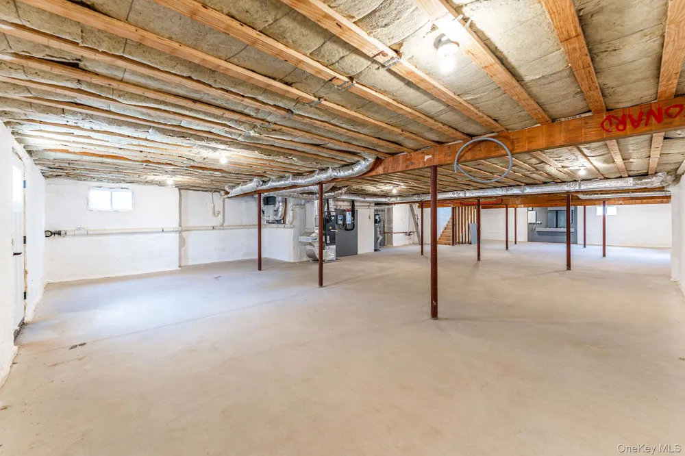25 Club Drive Baiting Hollow, NY 11933