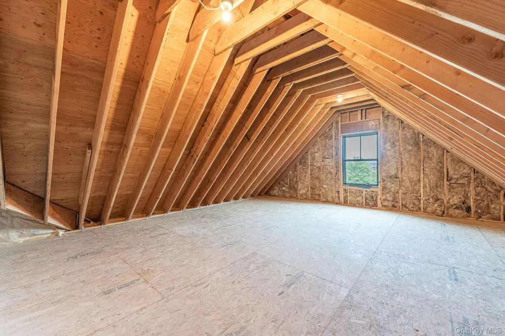 25 Club Drive Baiting Hollow, NY 11933