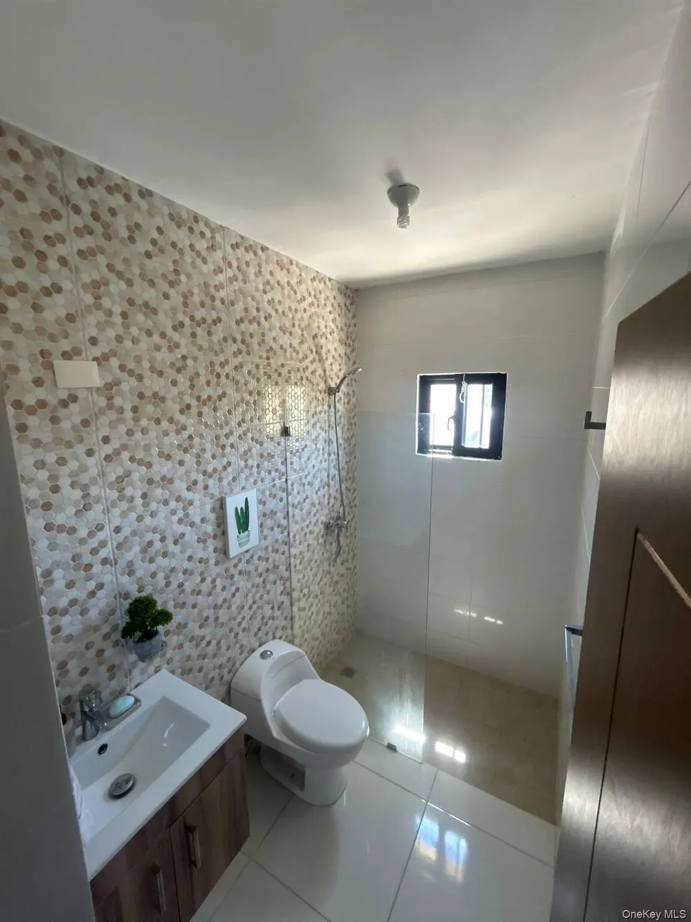 Av. Hermanos Gutierrez 2 #J4 Call Listing Agent, NY 51000