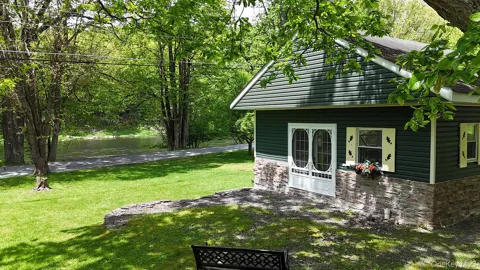 860 River Road
