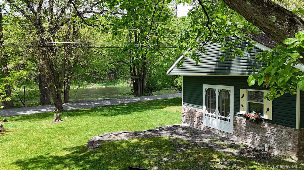 860 River Road Callicoon, NY 12723