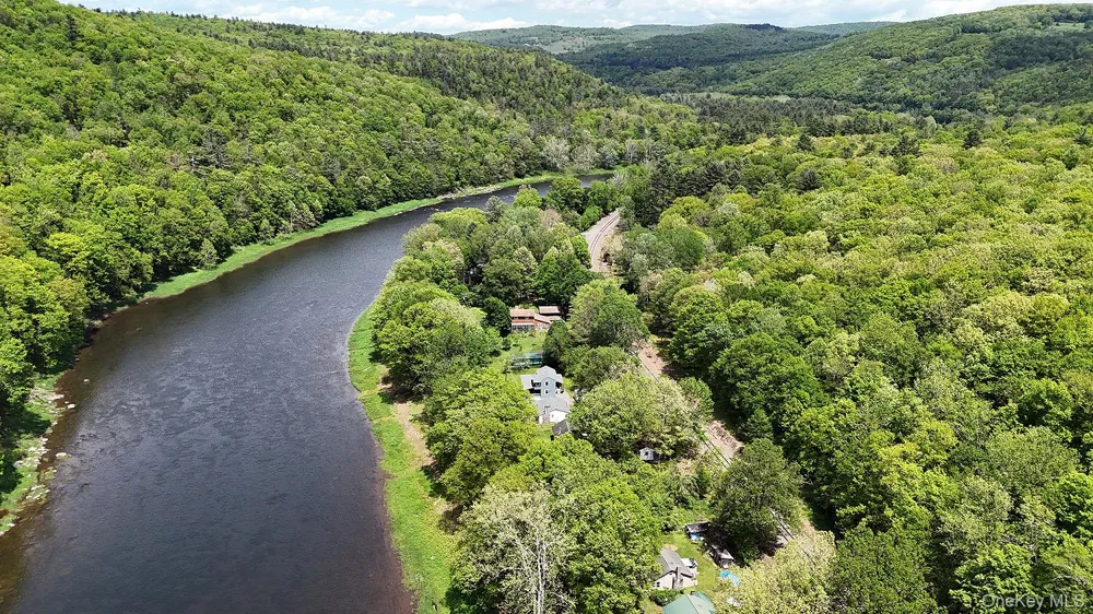 860 River Road Callicoon, NY 12723
