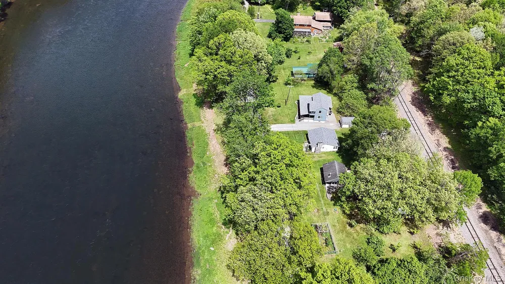 860 River Road Callicoon, NY 12723