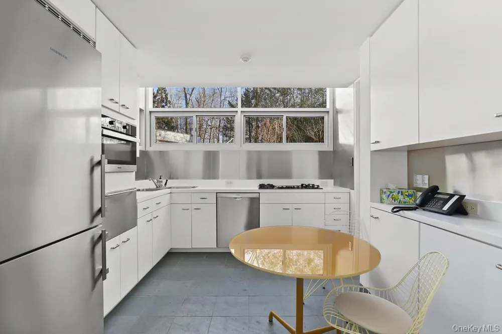 54 Cross Pond Road Pound Ridge, NY 10576