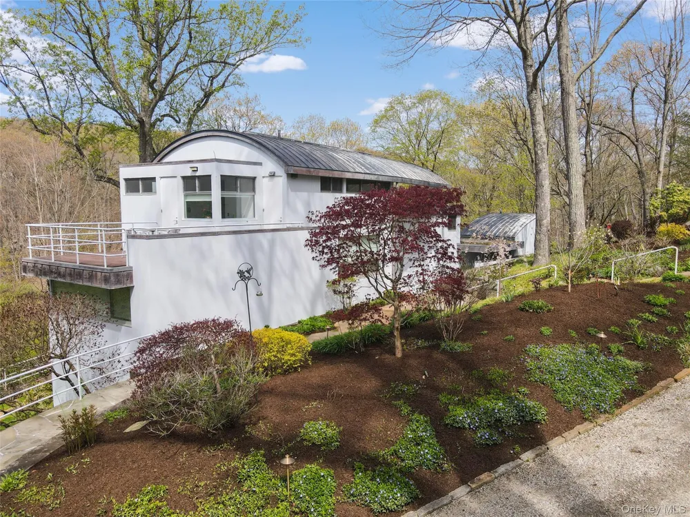 54 Cross Pond Road Pound Ridge, NY 10576