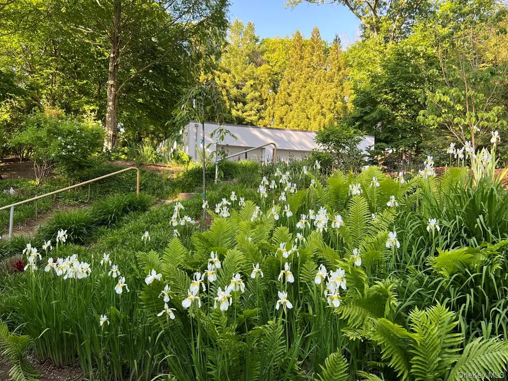 54 Cross Pond Road Pound Ridge, NY 10576