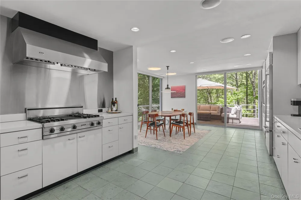 54 Cross Pond Road Pound Ridge, NY 10576