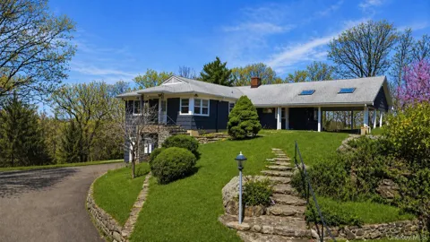 27 Allapartus Circle