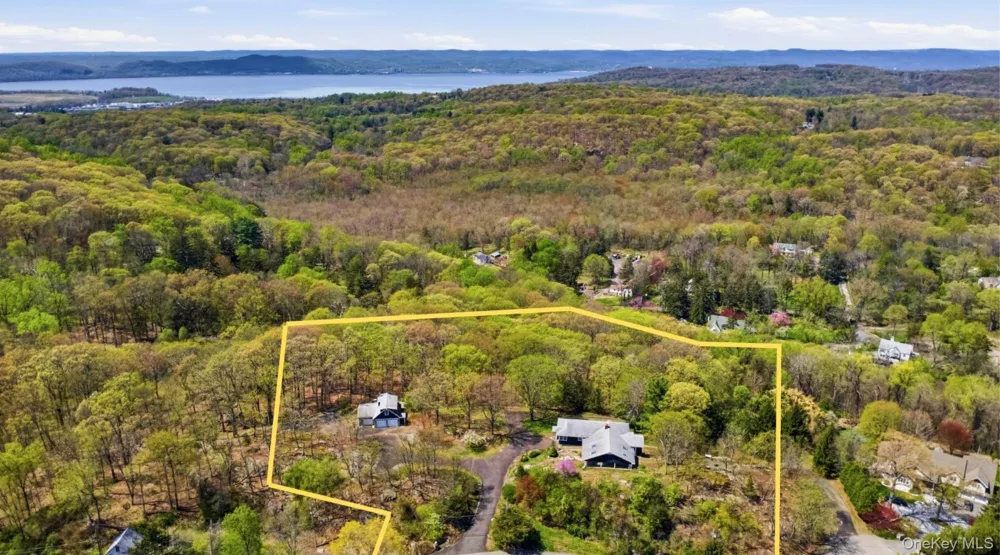 27 Allapartus Circle Ossining, NY 10562