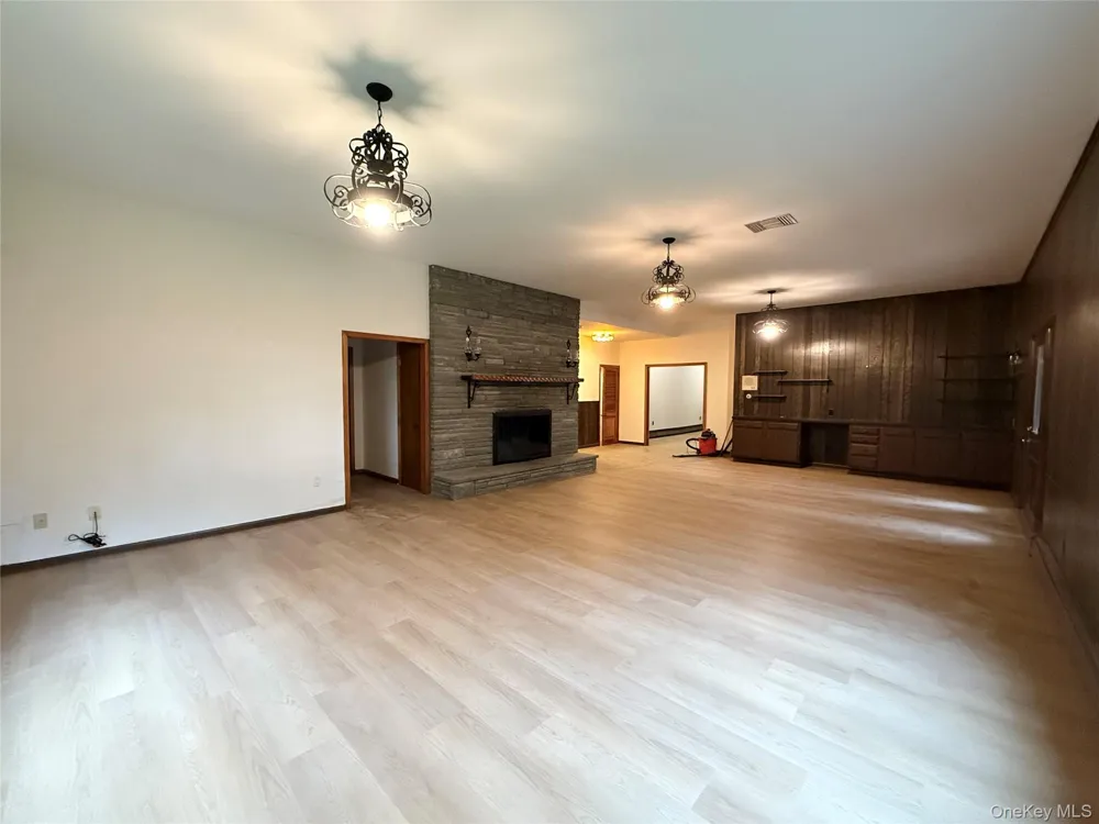 27 Allapartus Circle Ossining, NY 10562