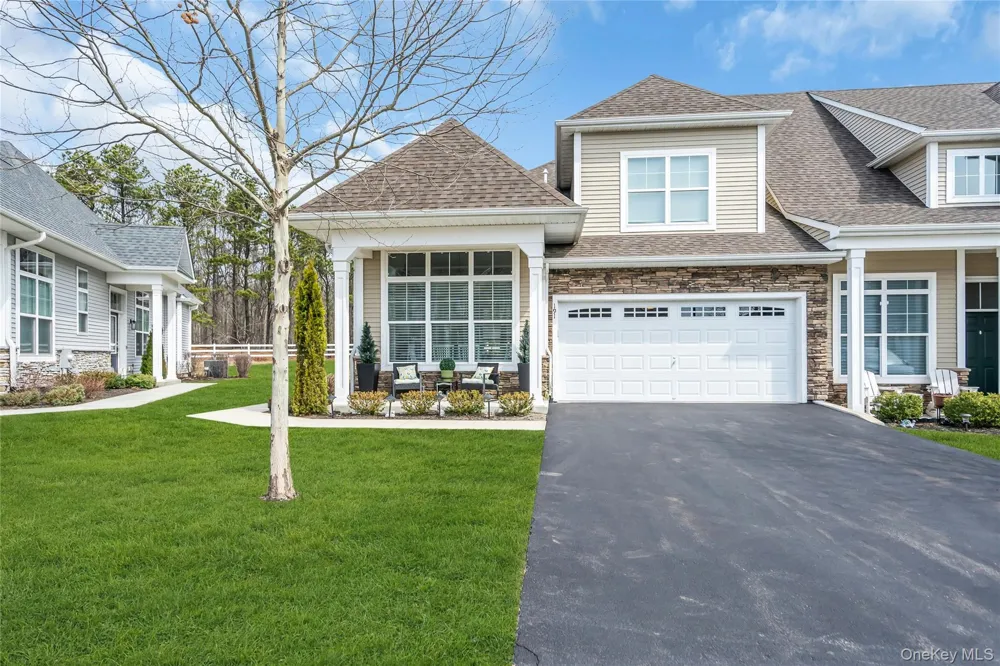 191 Belmont Circle Yaphank, NY 11980