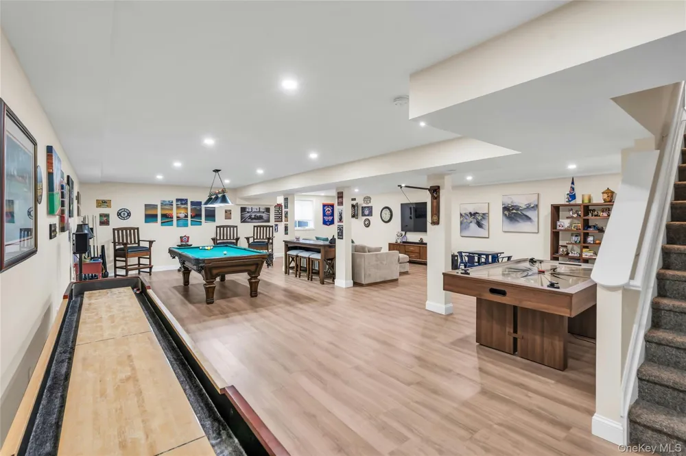 191 Belmont Circle Yaphank, NY 11980