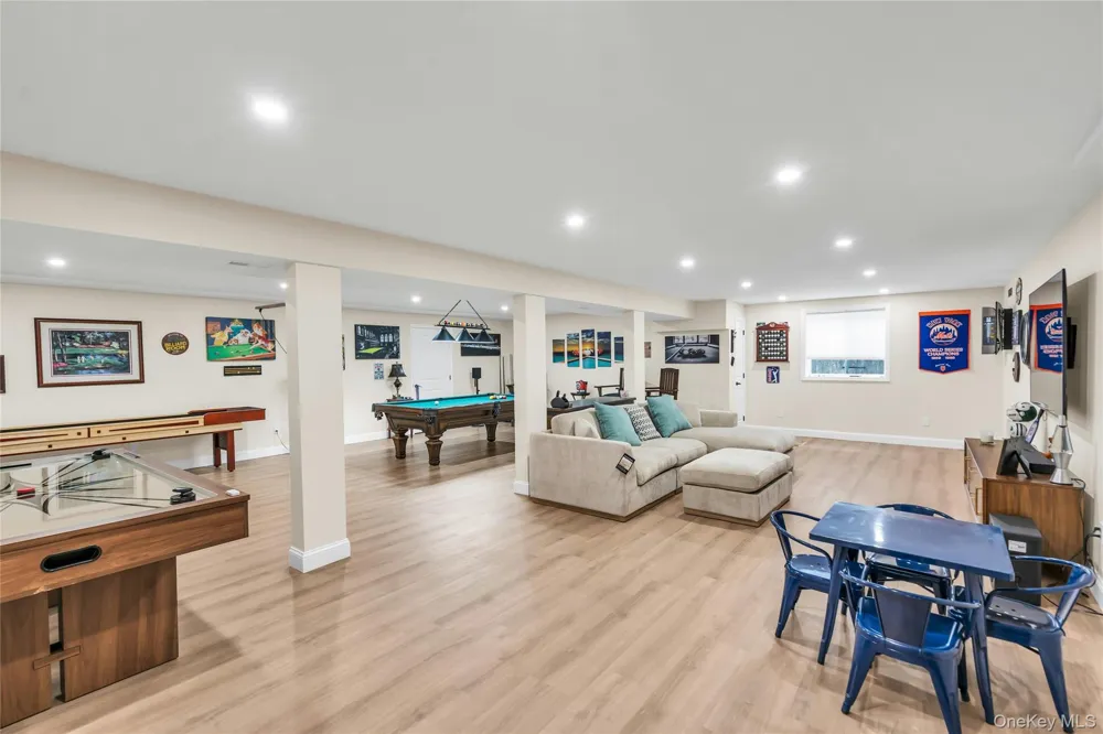 191 Belmont Circle Yaphank, NY 11980