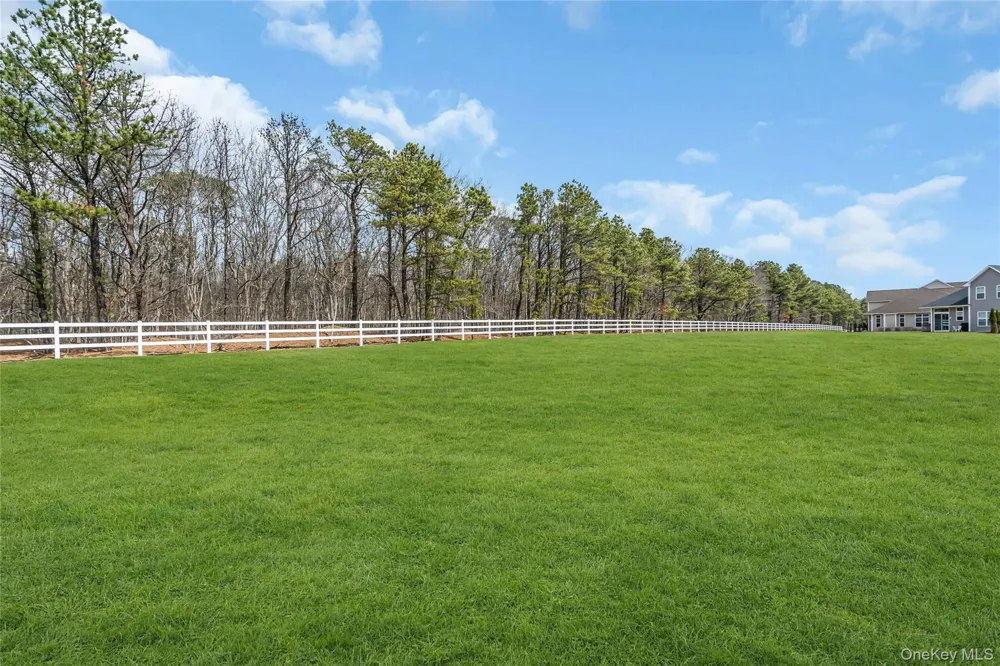 191 Belmont Circle Yaphank, NY 11980