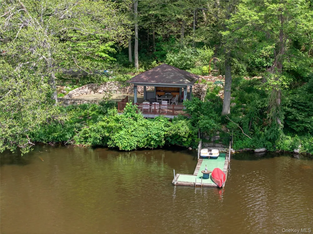 6 Old   Cranberry Road Sloatsburg, NY 10974