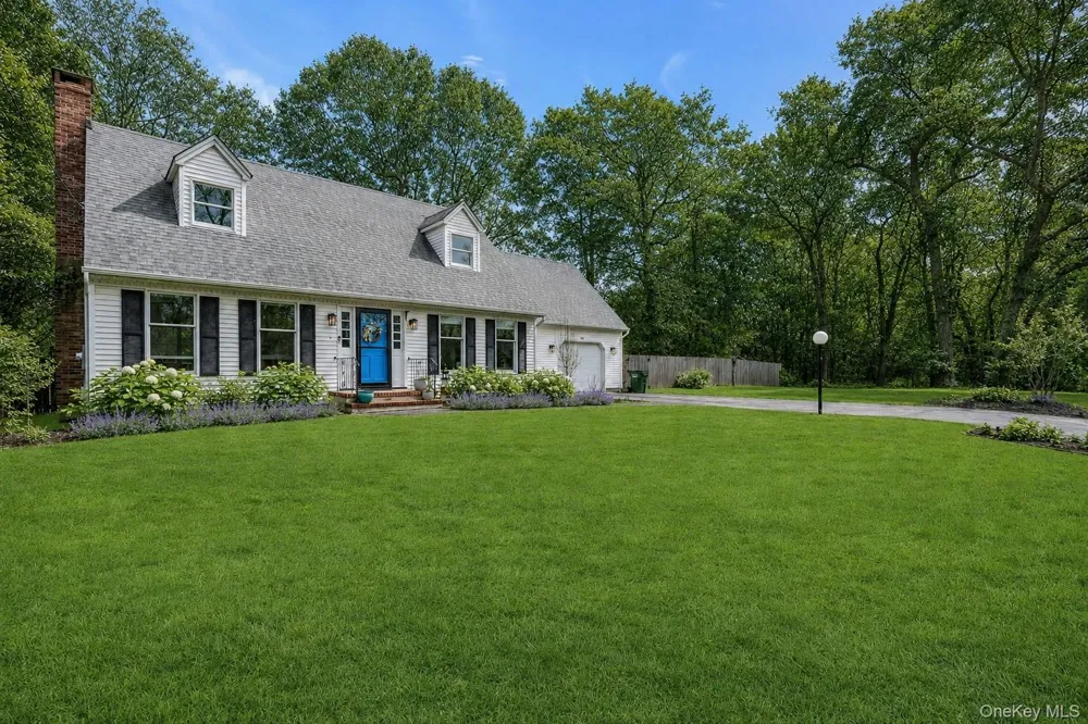 5845 Bayview Road Southold, NY 11971