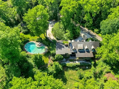 21 Woods Road