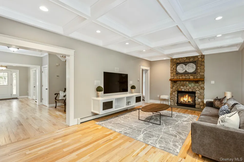 26 Box Tree Road East Quogue, NY 11942