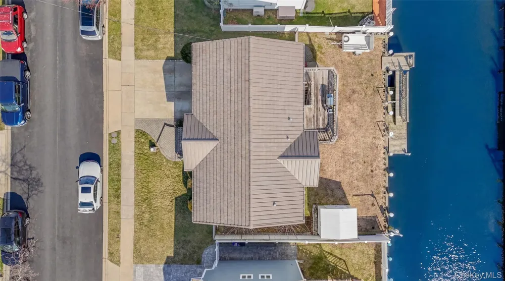 3727 Oceanside Road E Oceanside, NY 11572