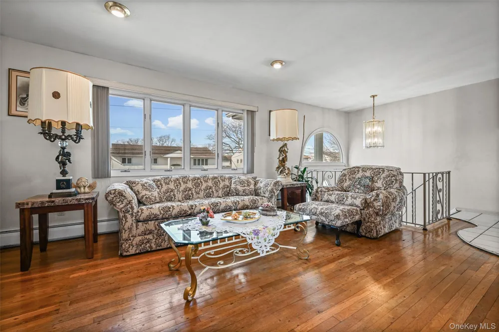 3727 Oceanside Road E Oceanside, NY 11572