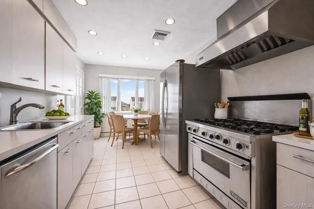 3727 Oceanside Road E Oceanside, NY 11572