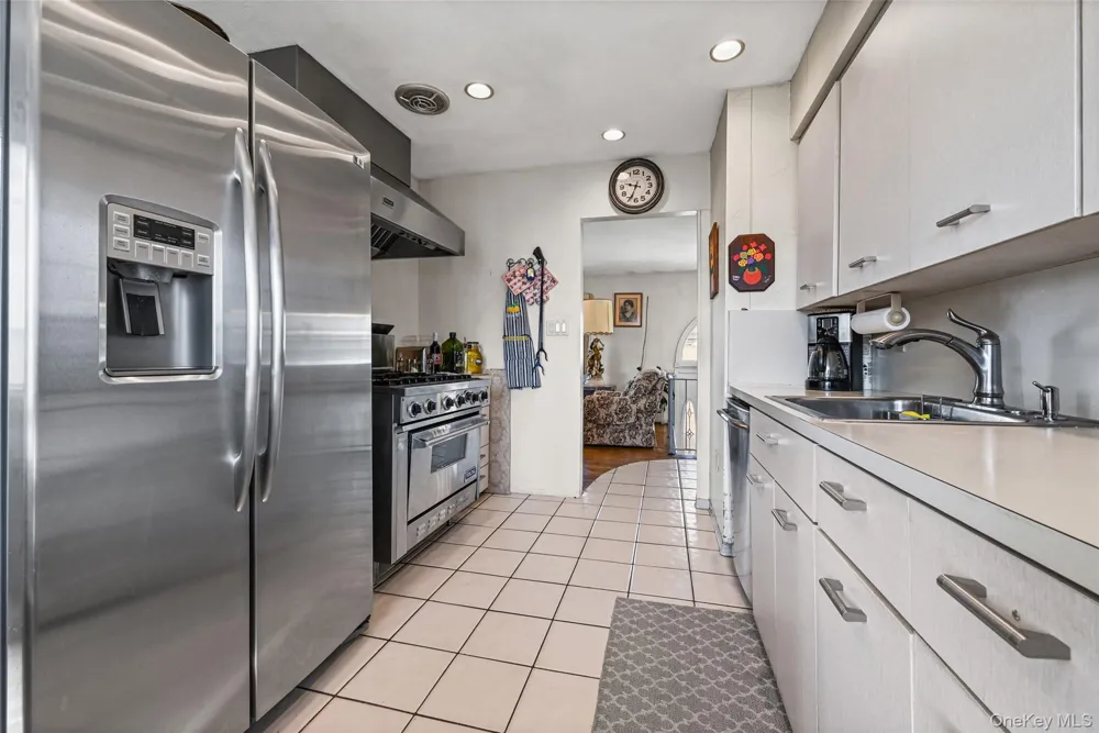 3727 Oceanside Road E Oceanside, NY 11572