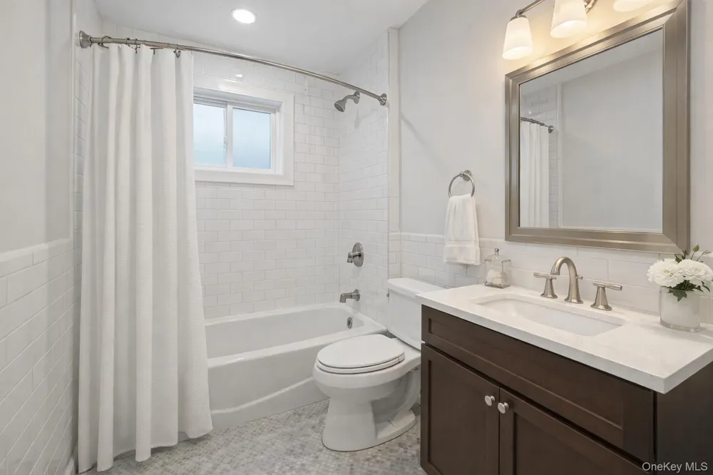 3727 Oceanside Road E Oceanside, NY 11572