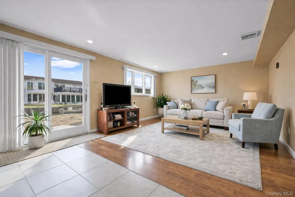 3727 Oceanside Road E Oceanside, NY 11572
