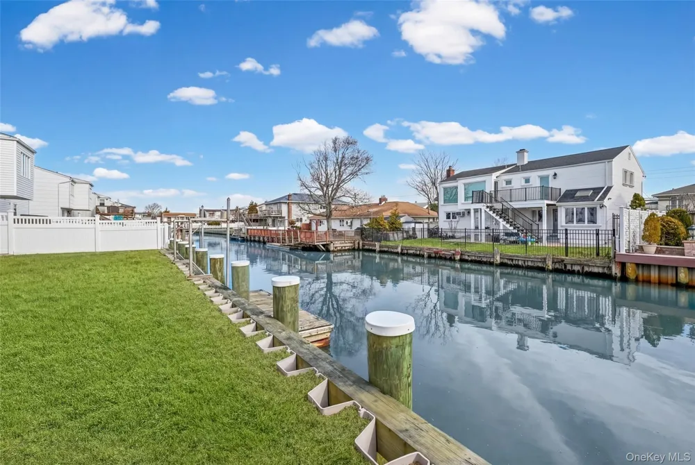 3727 Oceanside Road E Oceanside, NY 11572