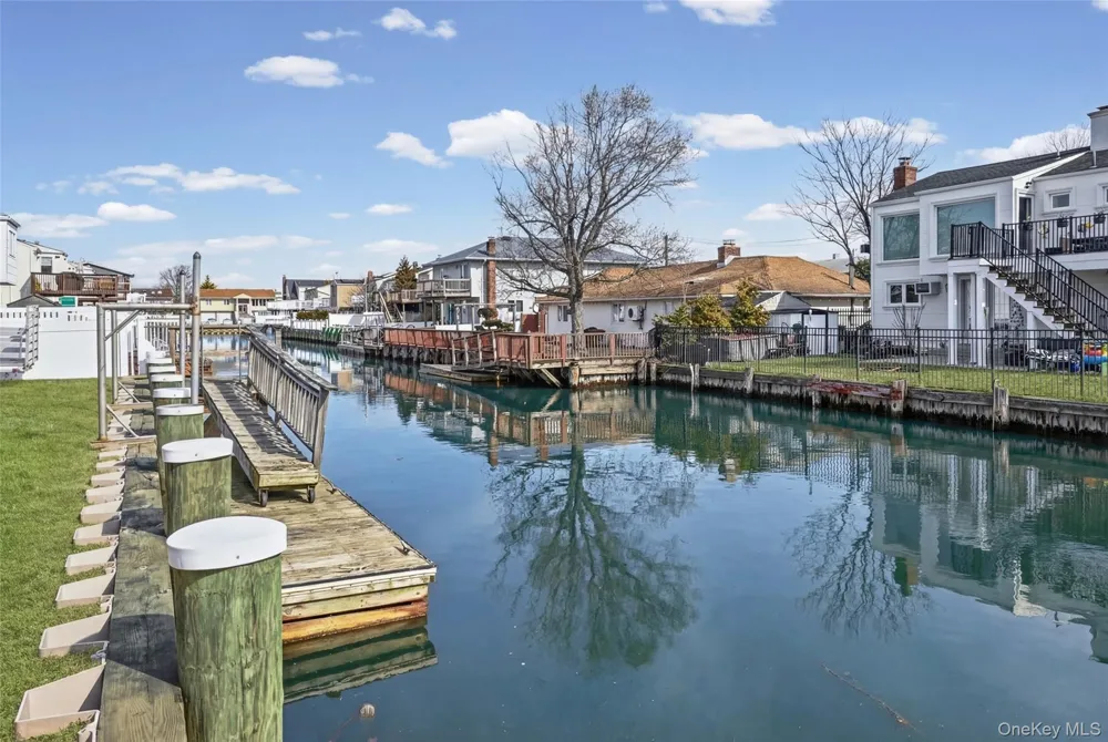 3727 Oceanside Road E Oceanside, NY 11572