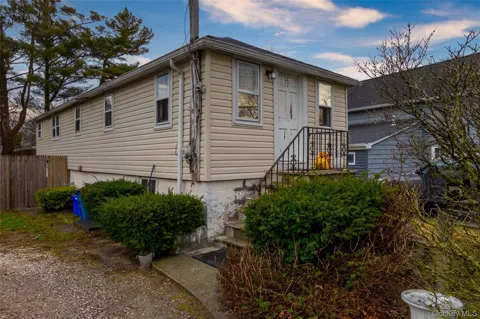 27 Pearsall Place