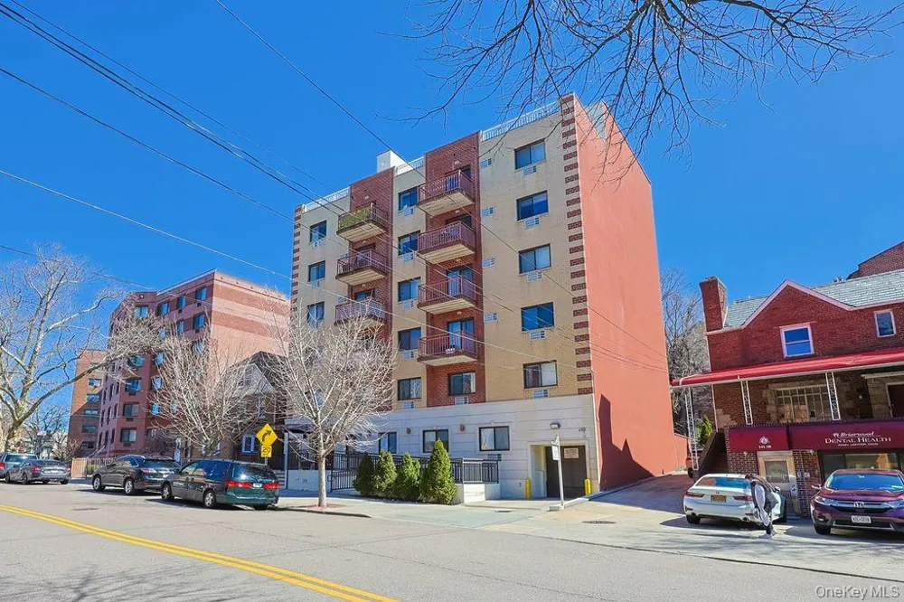 141-16 84th Drive #4B Briarwood, NY 11435