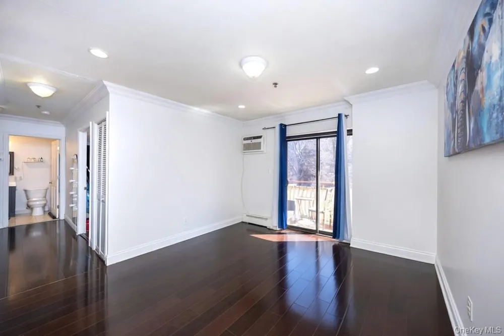 141-16 84th Drive #4B Briarwood, NY 11435