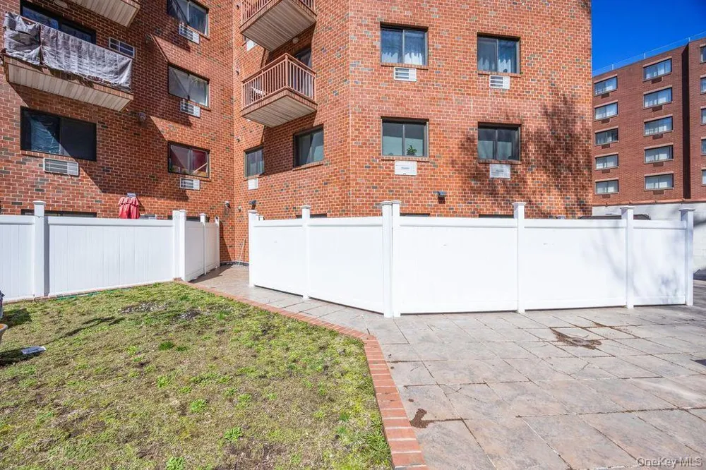 141-16 84th Drive #4B Briarwood, NY 11435