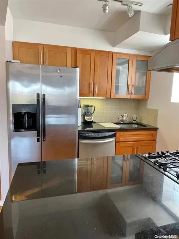 91-06 Whitney Avenue #6A Elmhurst, NY 11373