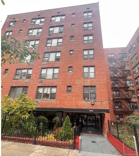 83-30 Vietor Avenue #306
