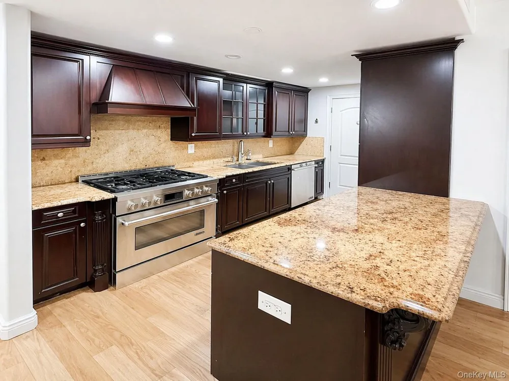 63-36 99th street  #4H Rego Park, NY 11374