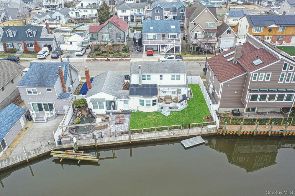 677 S 9th Street Lindenhurst, NY 11757