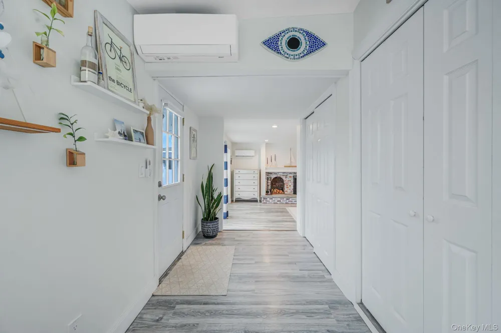 677 S 9th Street Lindenhurst, NY 11757