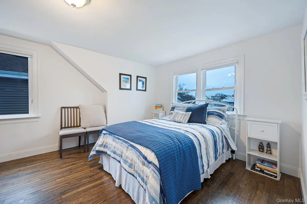 677 S 9th Street Lindenhurst, NY 11757