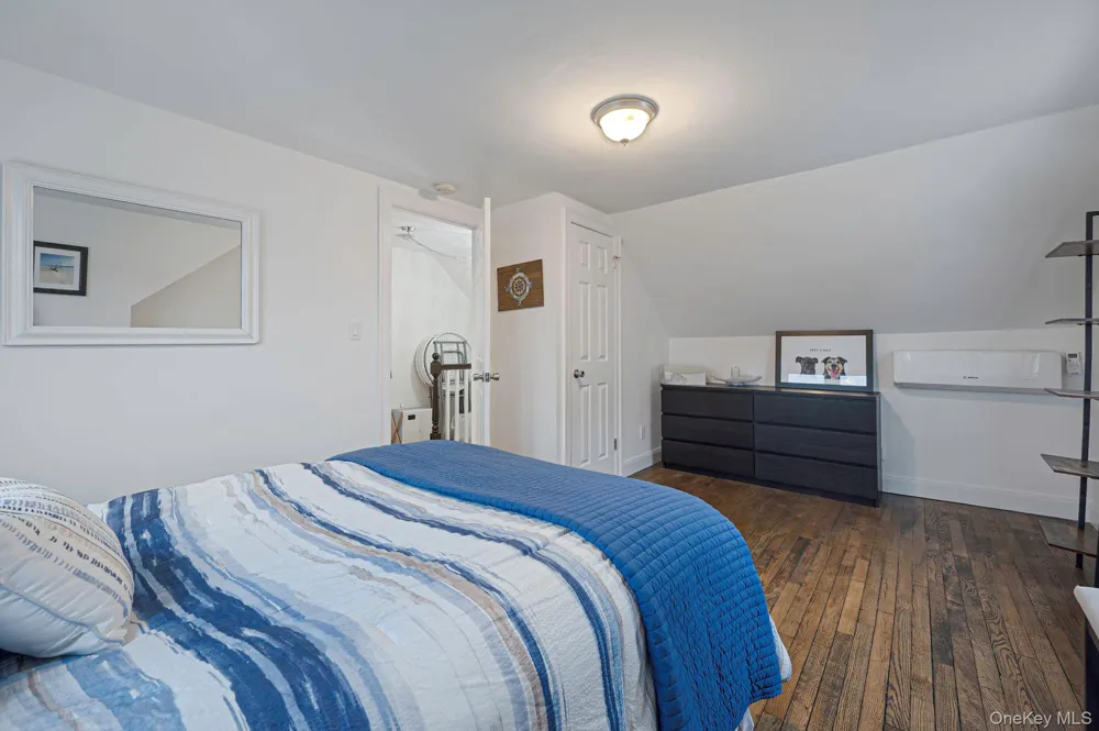 677 S 9th Street Lindenhurst, NY 11757