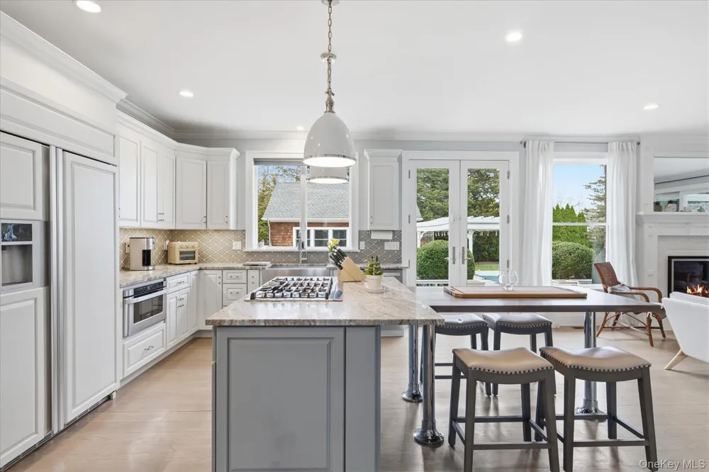 12 Terry Dr. Shelter Island, NY 11964