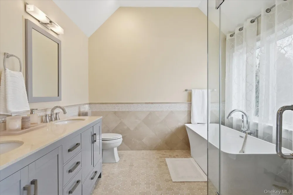 12 Terry Dr. Shelter Island, NY 11964