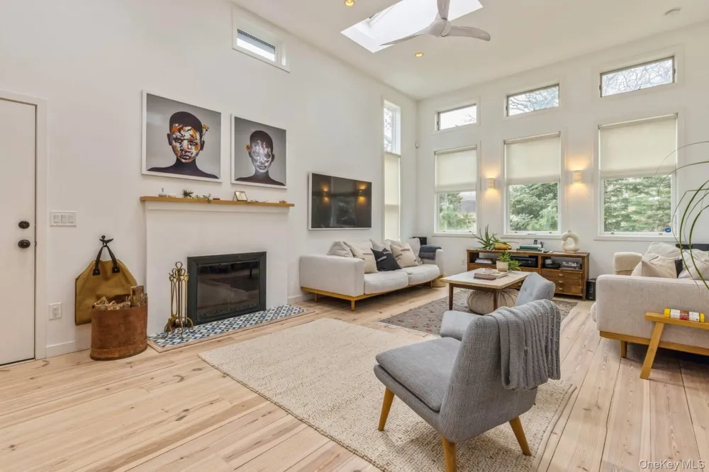 85 Camberly Road East Hampton, NY 11937