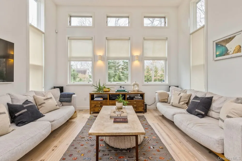 85 Camberly Road East Hampton, NY 11937